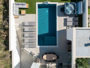 Paradise Villa, luxury villa near the beach